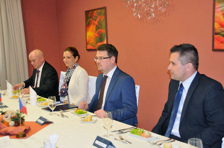 Čtyřčlennou slovenskou delegaci vedl státní tajemník MO SR Róbert Ondrejcsák