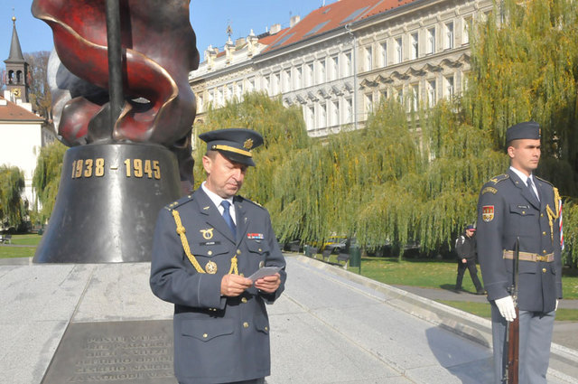 S hlavním projevem vystoupil předseda Leteckého klubu gen. Karla Janouška podplukovník Jaroslav Klacek
