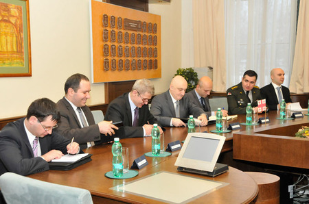 Gruzínská delegace na MO ČR před zahájením jednání