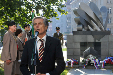 S projevem zde vystoupil také velvyslanec Slovenské republiky Peter Weiss