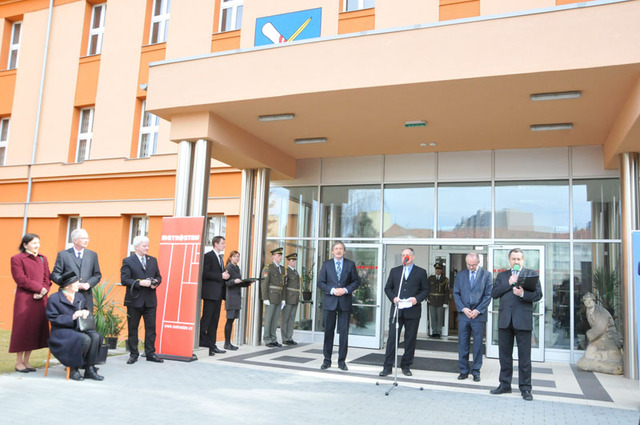 Ze slavnostního zahájení provozu nové budovy Vojenského ústředního archivu