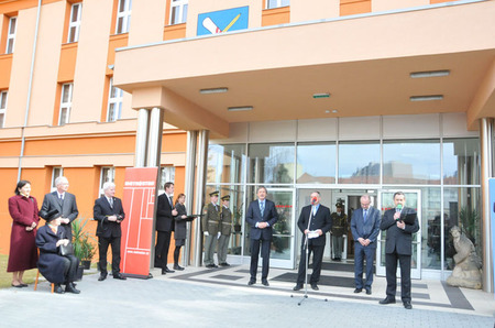 Ze slavnostního zahájení provozu nové budovy Vojenského ústředního archivu