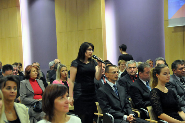 Slovy: "Tak slibuji!" vyjádřili zaměstnanci souhlas s přijetím do služby státního úředníka