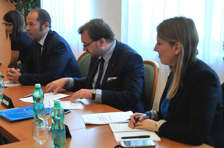 Velmi otevřené a neformální jednání vedli s krajany především náměstek Pavel Beran a ředitel odboru obranné politiky Jan Jireš. 