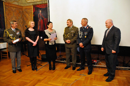 Hosté při předání ocenění za výtečnou spolupráci starostce Chocerad Evě Bubnové