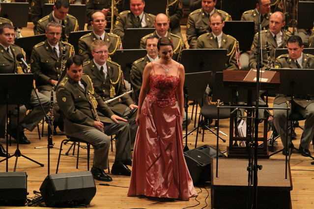  sólistka Lucie Silkenová