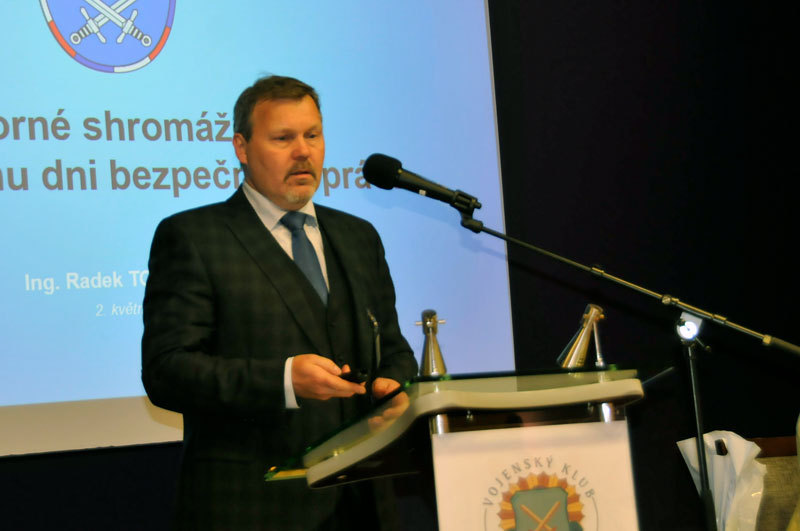 Ředitel Odboru státního dozoru Radek Tolar hovořil o poznatcích z kontrolní činnosti a vývoji pracovní a služební úrazovosti v rezortu