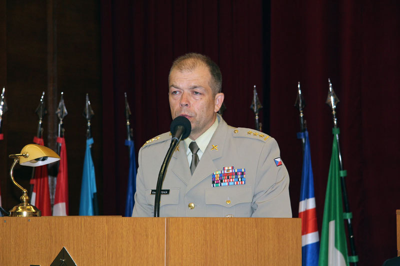 S úvodním projevem vystoupil plk. gšt. Eduard Stehlík, ředitel odboru pro válečné veterány MO