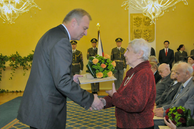 Ocenění za manžela Jana Prokeše převzala Heduška Prokešová