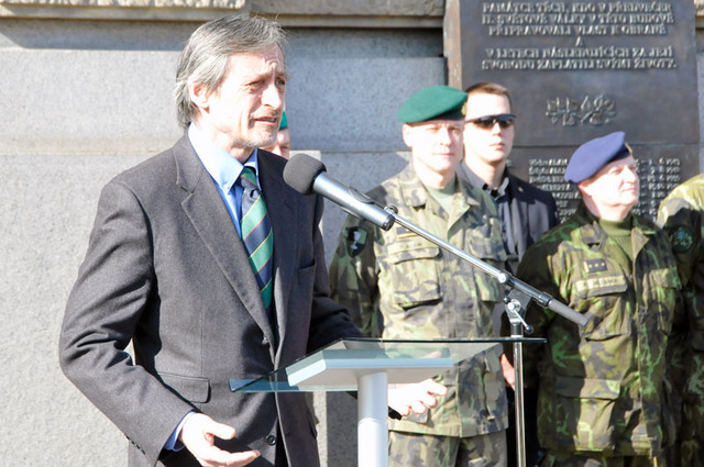 Ministr obrany Martin Stropnický zmínil v projevu milníky, kterými prošla Česká republika a její armáda ve spojení se vstupem do Severoatlantické aliance