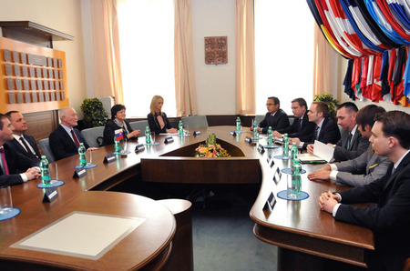 Ze zdvořilostního přijetí na Ministerstvu obrany České republiky