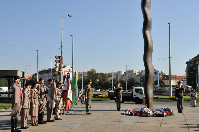 Památník Československých zahraničních vojáků na Vítězném náměstí v Praze 6