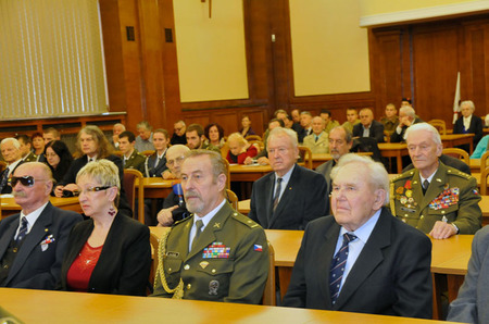 Slavnostního shromáždění se účastnila řada veteránů 2. světové války, kteří do Prahy vážili cestu z krajských organizací