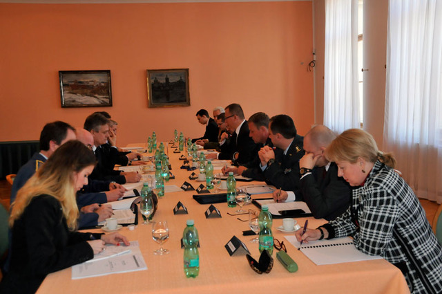 Ze společného jednání obou delegací na Ministerstvu obrany ČR v Praze
