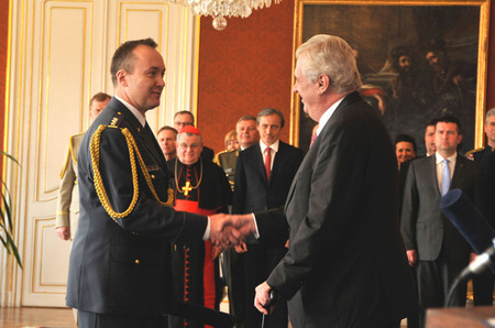 Nově byl zařazen do hodnostního sboru generálů a brigádním generálem byl jmenován plukovník Radek Hasala