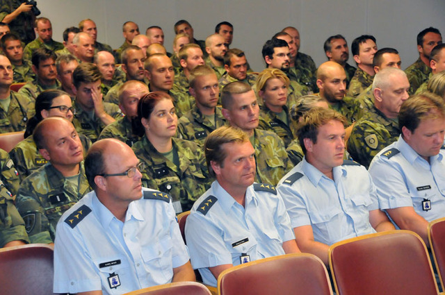 Vojáky trápí také zastaralá technika, která se opravuje, místo, aby se zakoupila nová