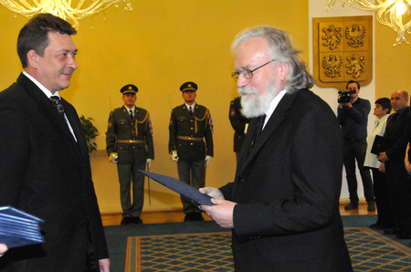 Ministr obrany ocenil příkladnou práci svých podřízených