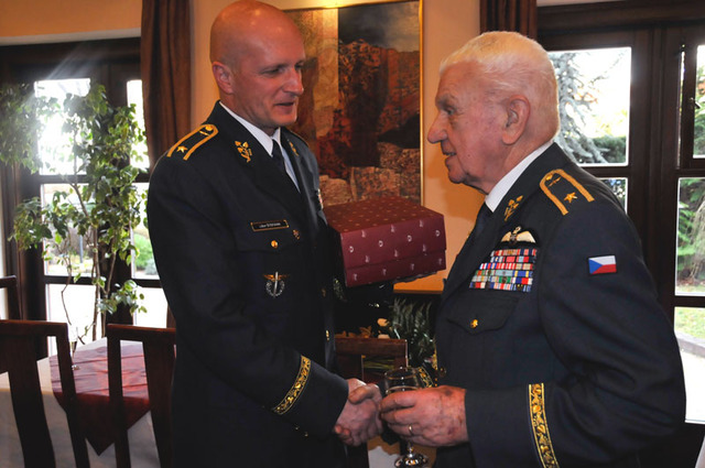 Blahopřání od velitele Vzdušných sil AČR brigádního generála Libora Štefánika