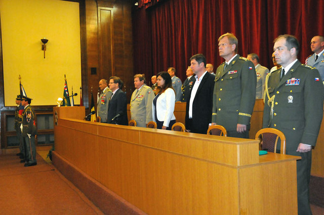 Čestné předsednictvo slavnostního shromáždění k 72. výročí SNP v hlavním sále MO ČR