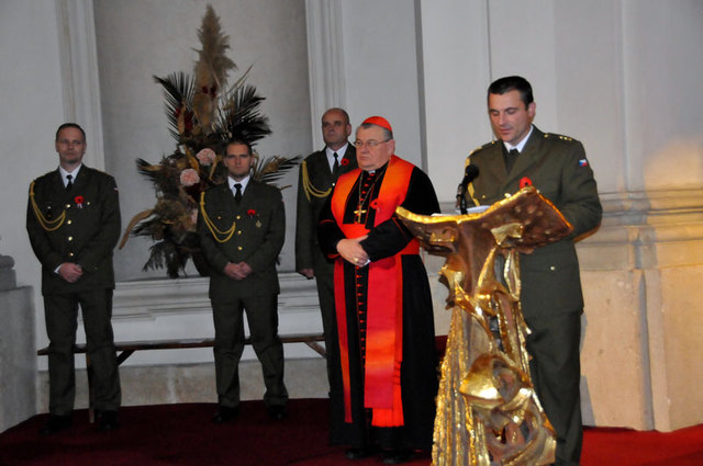 Z ekumenické bohoslužby ve Vojenském kostele sv. Jana Nepomuckého v Praze na Hradčanech