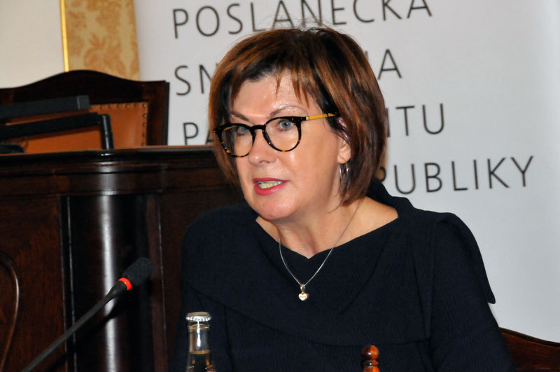 S projevem vystoupila náměstkyně pro řízení sekce právní Ministerstva obrany ČR Alena Netolická