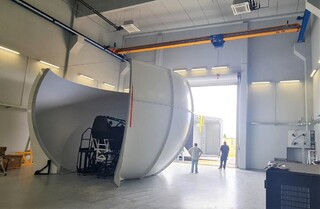 V simulačním centru H-1 státního podniku LOM PRAHA se uvádí do provozu trenažér na bitevní vrtulník AH-1Z Viper 