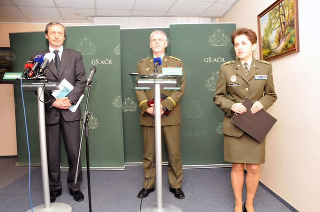 Z tiskové konference (1)