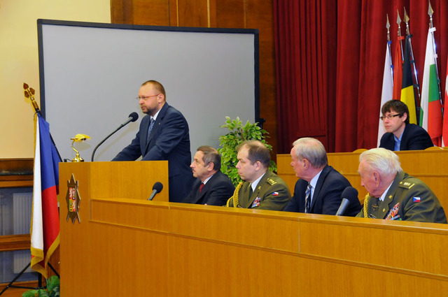 Místopředseda Poslanecké sněmovny Parlamentu ČR Jan Bartošek připomněl známou pravdu, že za svobodu je třeba bojovat