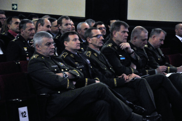 Ze setkání ministra obrany s vedoucími pracovníky ministerstva a generálního štábu