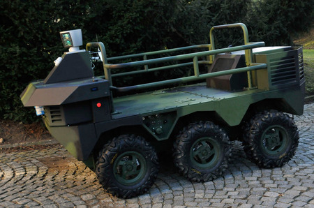 Švédský host měl možnost vidět v akci také český vojenský robot TAROS 6x6 V2