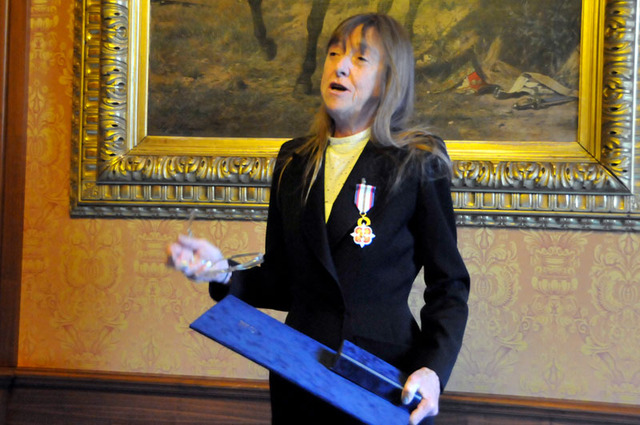 Isabelle Sandifort-Pelle poděkovala za vyznamenání, kterého se jí dostalo od ministra obrany