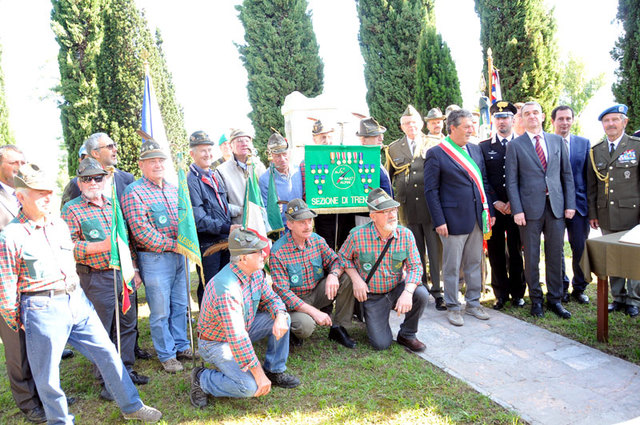 Pietního aktu u hrobu československých legionářů Aloise Štorcha a Leopolda Jeřábka se zúčastnili i italští Alpiníci