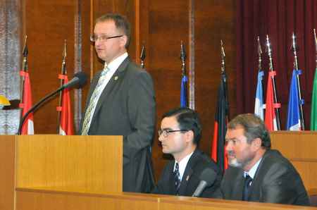 "Dnešní setkání je příležitostí k tomu, abychom si s pocitem hluboké úcty a vděčnosti připomněli jména těch, kteří své vlastenectví prokázali zejména činy," uvedl  náměstek ministra obrany Daniel Koštoval 