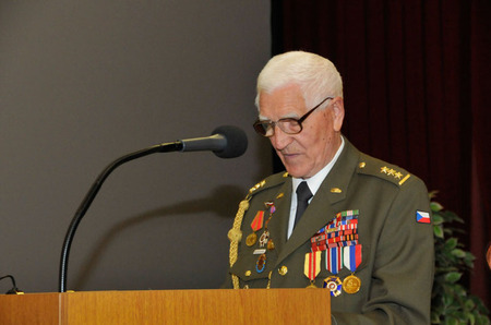 Bedřich Opočenský na setkání účastníků karpatsko-dukelské operace v roce 2014