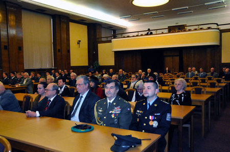 Účastníci slavnostního shromáždění k 73. výročí bojů o Kyjev a pravobřežní Ukrajinu