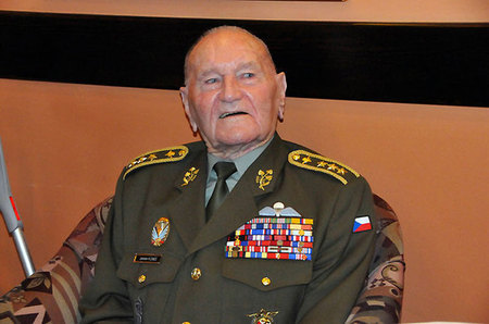 Zemřel generálporučík Jaroslav Klemeš, poslední parašutista z protektorátu