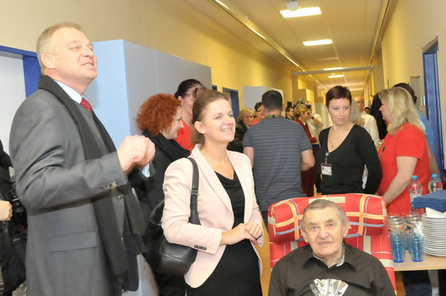 Setkání provázela velmi dobrá přátelská atmosféra. Generál Klemeš si například dobíral ministra, že by veteráni rádi zorganizovali překážkový běh na 400 metrů a pozvali ministra na startovní čáru jako aktivního účastníka