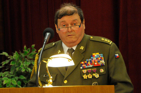 Plukovník Jaroslav Vodička, předseda Českého svazu bojovníků za svobodu hovořil o odkazu obou slavných událostí, které se staly mezníky v našich dějinách