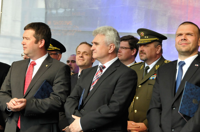 Část čestných hostů vzpomínkové slavnosti v Plzni