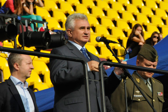 S výzvou vraťme děti na hřiště, vystoupil ve svém projevu předseda Senátu Parlamentu ČR Milan Štěch