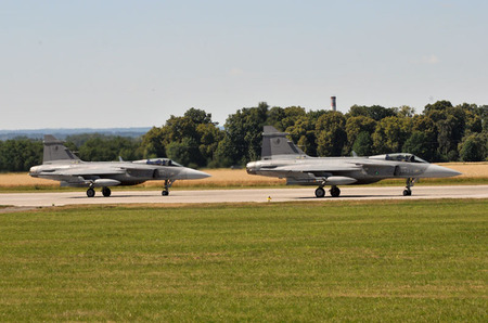 Pětice letounů JAS-39 Gripen už přistála na Islandu