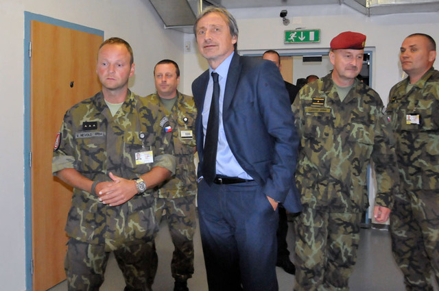 V Pardubicích se mohou pochlubit moderním uložením zbraní. Rekonstruovaným posádkovým zbrojním skladem hosty provedl nadporučík Vojtěch Nevole