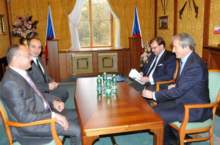 Z jednání obou ministrů v Praze při oficiálním přijetí