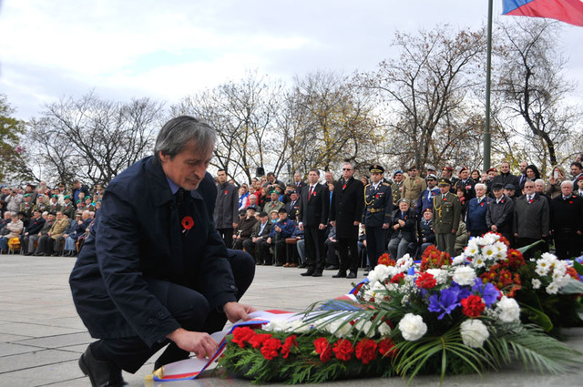 Ministr obrany Martin Stropnický vzdal čest válečným veteránům
