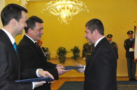 Ocenění za příkladnou práci v roce 2015 převzal i Adam Ševčík - referent společné státní správy a samosprávy oddělení poradců ministra