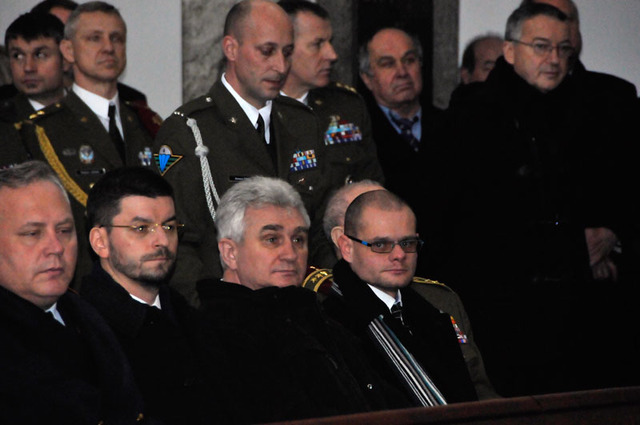 Posledního rozloučení s generálem Beerem se zúčastnila celá řada hostů. Byli mezi nimi také předseda Senátu Milan Štěch a předseda výboru pro obranu Poslanecké sněmovny David Kádner