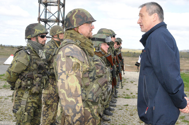 Slíbil také pomoc při vytváření podmínek k výcviku i v získávání dalších zájemců o službu v řadách aktivní zálohy