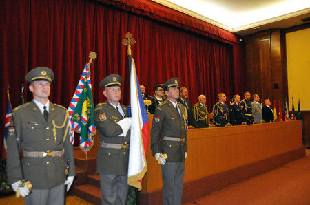 Setkání připomnělo boje na Středním východě, u Dunkerque a na Dukle