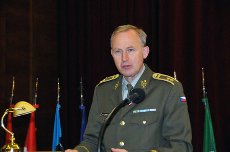 Generálmajor Jaroslav Kocián podtrhl, že hrdinové 2. sv. války jsou vzorem pro dnešní generaci 