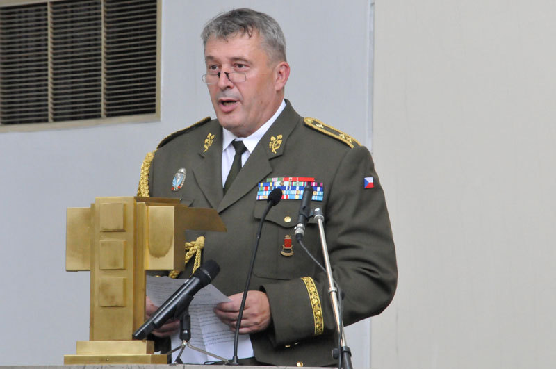 Generál Aleš Opata vzpomínal na statečného muže - kamaráda Jaroslava Klemeše, který byl velikým vzorem pro dnešní výsadkáře